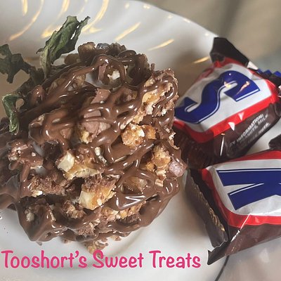 1 Dozen - Candy Or Cookie Coated Chocolate Covered strawberries 