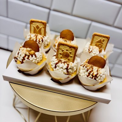 Signature Cupcakes Half Dozen No Decorations  (One Flavor Per dozen)