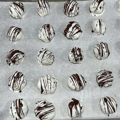 1 Dozen Oreo Balls