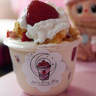 Petite Fresas Con Crema