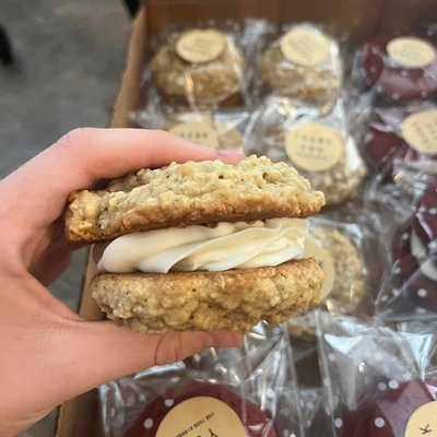 Oatmeal Cookie Sandwich 