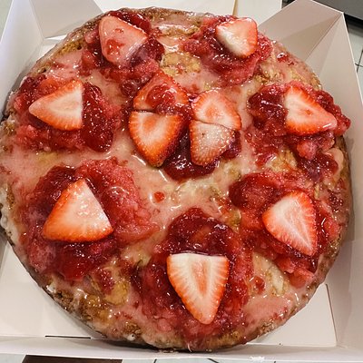 Strawberry Pineapple Pound Cake!! 🍓 🍍 