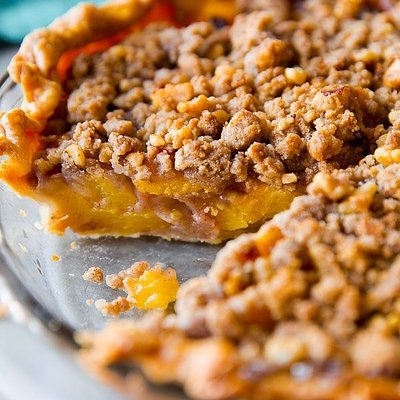 Peach Crumb Pie