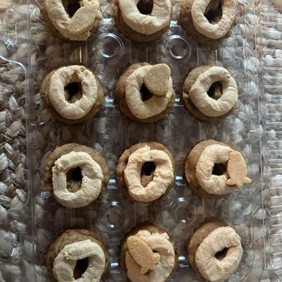 Tiny Peanut Butter Doggie Doughnuts 