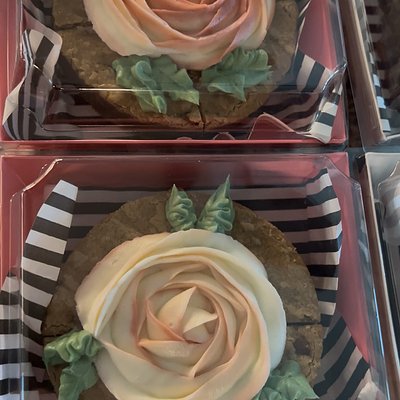 4” Cookie Cakes