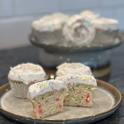 Funfetti Cupcake (Minimum Order of 6)