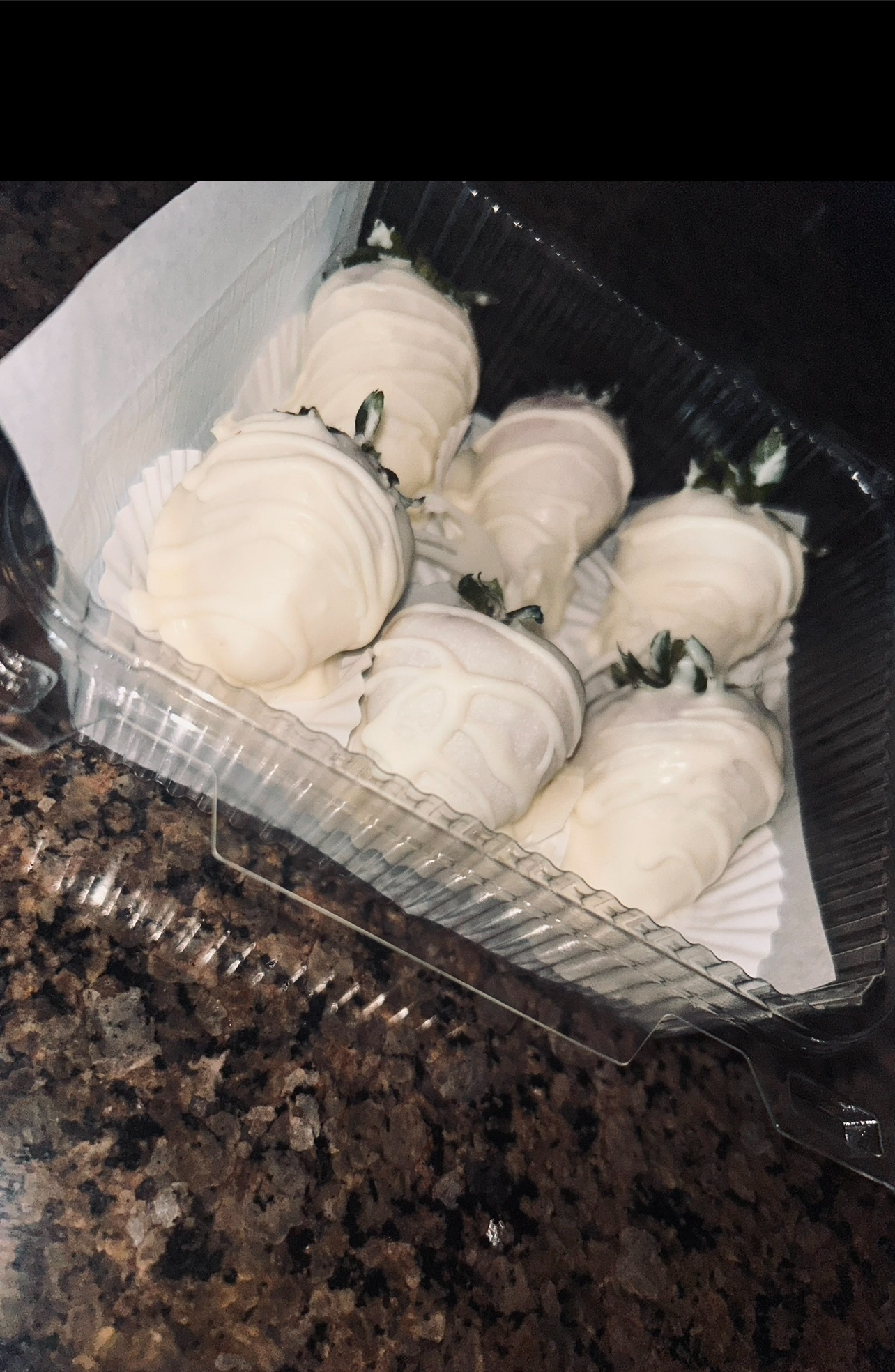 12 Chocolate Covered Strawberries 