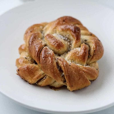Hot Cross Cardamom Buns (Pack Of 4)