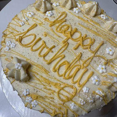 Easy Peasy Lemon Squeezy Cake 