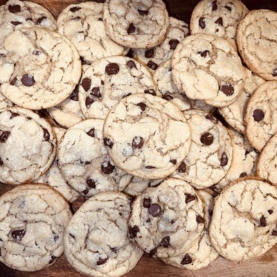 Brown Butter Sourdough Chocolate Chip Cookies (8)