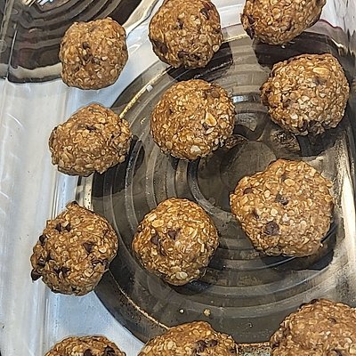 No Baked Chocolate Chip Peanutbutter Cookies