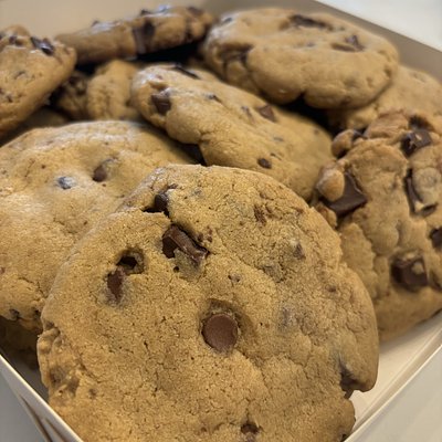 1/2 Dozen Sourdough Brown Butter Chocolate Chip Cookies 