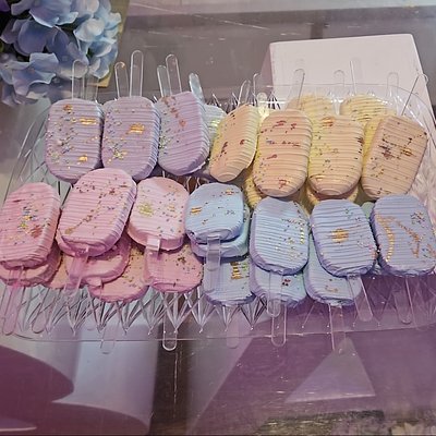 Cakesicles