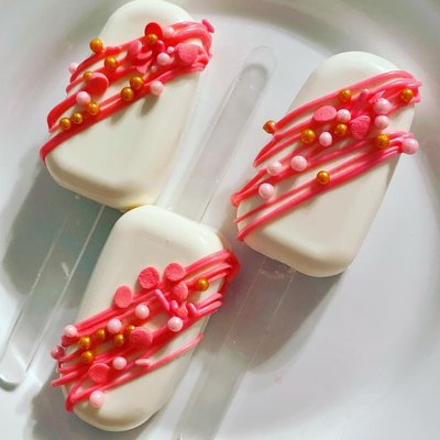 Dozen Cakesicles