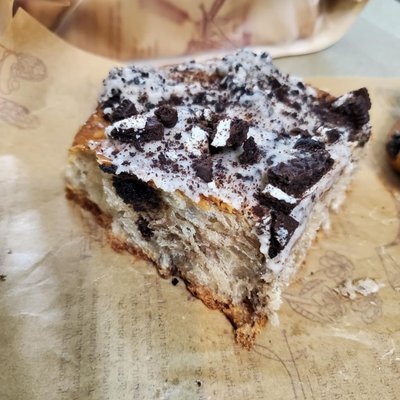 Cookies & Cream Rolls (4-Pack)