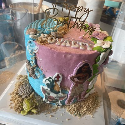 2 Layer Round 6” Cake 