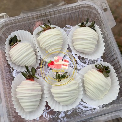  White chocolate covered strawberries 