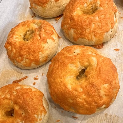 Cheese & Herb Bagels (Dozen)