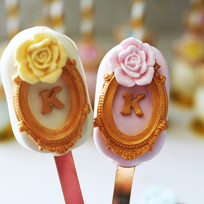 Mini Castle Cakesicles (2” x 1.25”)