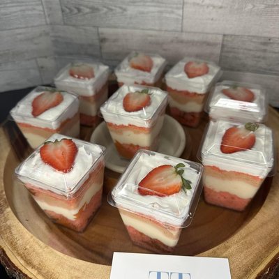 Dessert Cups/Cake Shooters