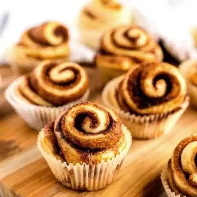 Cinnamon Rolls 