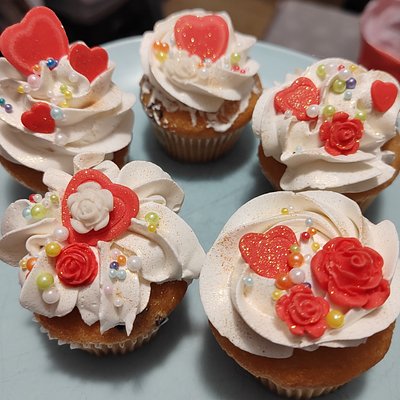 Custom Cupcakes 12 Units