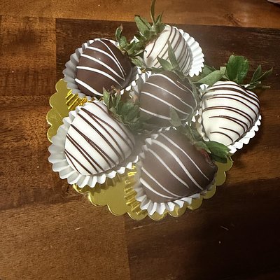 Mixed Chocolate Strawberries 