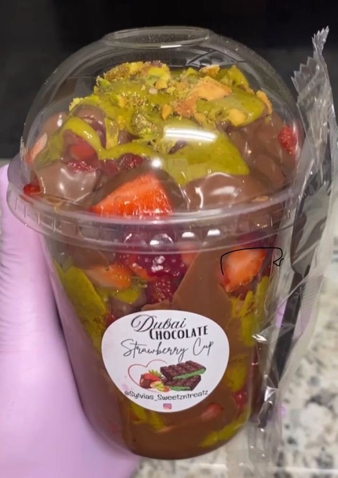 Dubai Chocolate Strawberry Cup