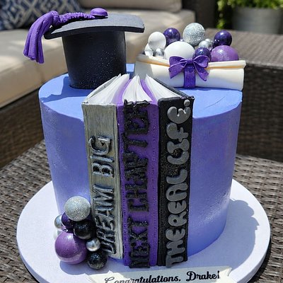 Bookshelf graduation cake🎓✨️