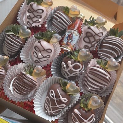 Chocolate Covered Strawberries w Alcohol 