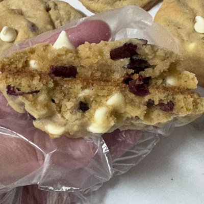 Gourmet White Chocolate Cranberry Cookie