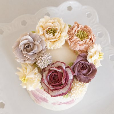 🌸 4” Floral Buttercream Cake