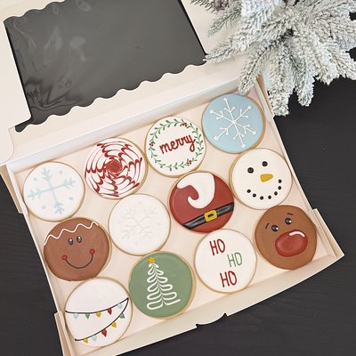 Dozen Christmas Cookie Set ☃️🎅