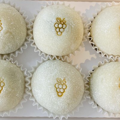  Surpresa de Uva - Grape Bonbom - Brazilian Truffles - Box of 48