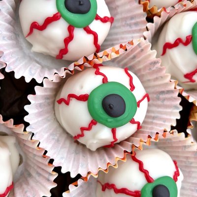 Peanut Butter Eyeballs 