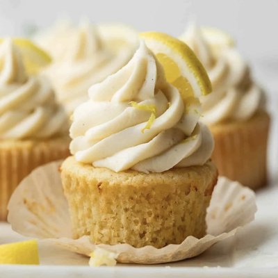 Lemon Cupcakes With Lemon Buttercream Frosting 12 Pack 