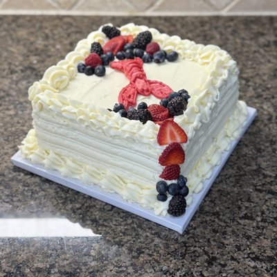 Bayou Berry Chantilly Cake