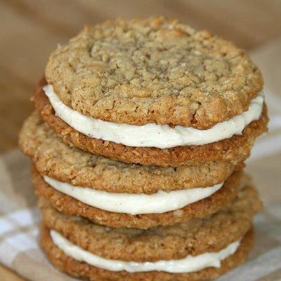 Gourmet Plain Oatmeal Cookie Sandwiches(2)
