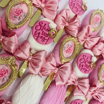 Cakesicles