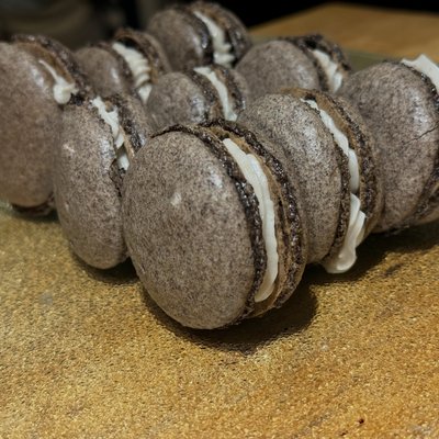 Cookies And Cream Macaron