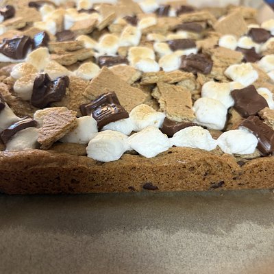 S’mores Cookie Bars