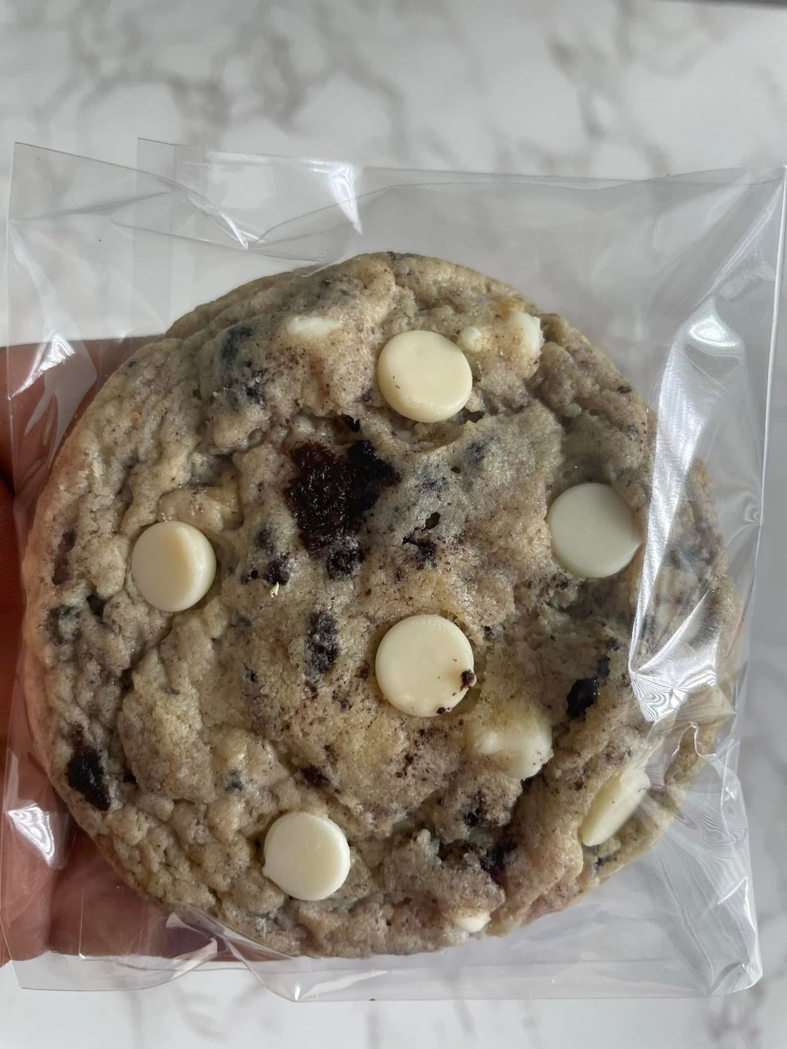 Cookies & Cream Cookies