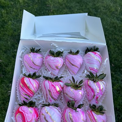 Pink Marble Chocolate Covered Strawberries Dozen 