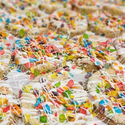 Fruity pebble cookie