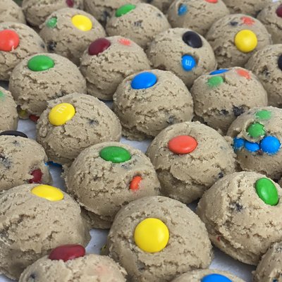 School Work Bribe M&M's - 32oz container makes 21 cookies