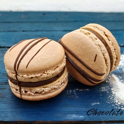 Chocolate Macaron
