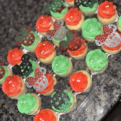 24 Mini Cupcakes 