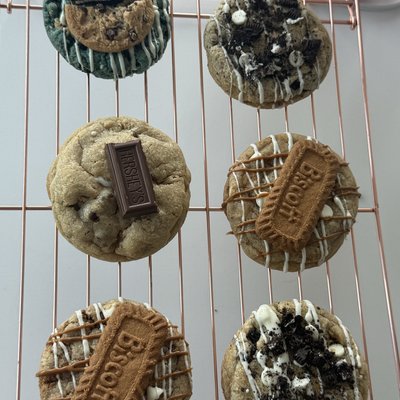 Half Dozen (6 Cookies)