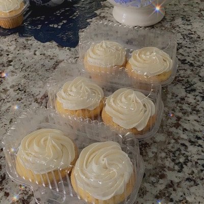 Cupcakes (6 Count)