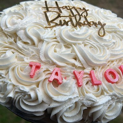 8’ 1 Layer Heart Or Round Caks